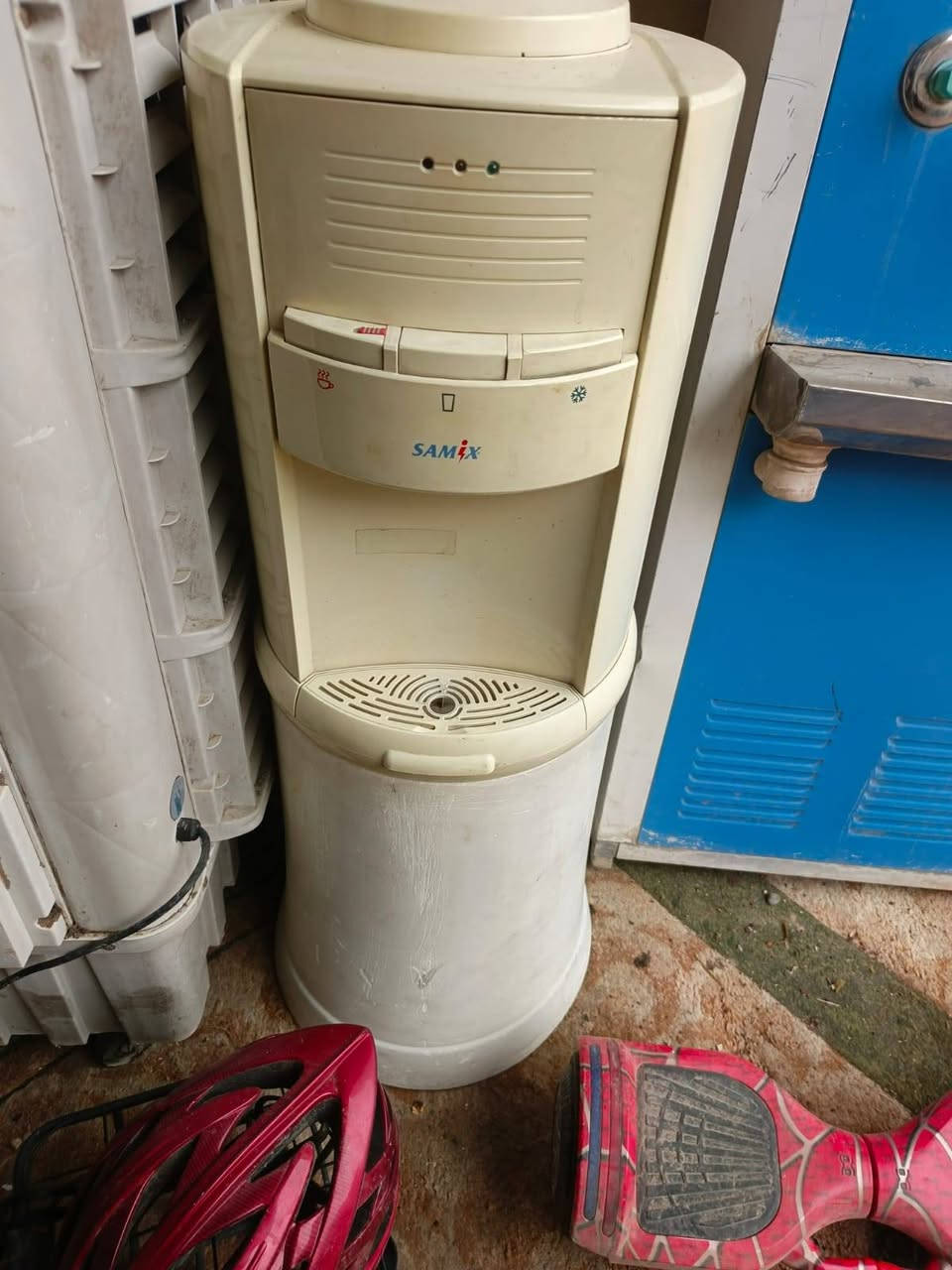 غراض لبيع المكان بغداد نهايه حي أور سبع قصور شارع ابو علي واتساب *********** اتصل واني بخدمتكم
