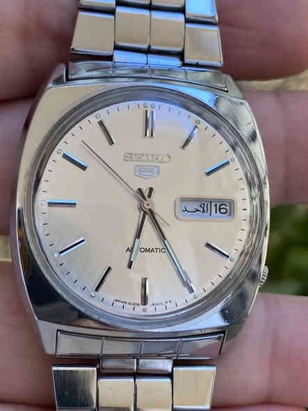 السلام عليكم 
مجموعة من القطع اليابانية 
اورينت 
ستزن 
سايكو 
اتوماتيك 
الوان مميزة
نظافة تامة
تعمل بكفاءة عالية 
ستانلس ستيل بالكامل 
بلادية بالكامل 
البيع جملة ومفرد 
يوجد توصيل لجميع  المحافظات 
***********
