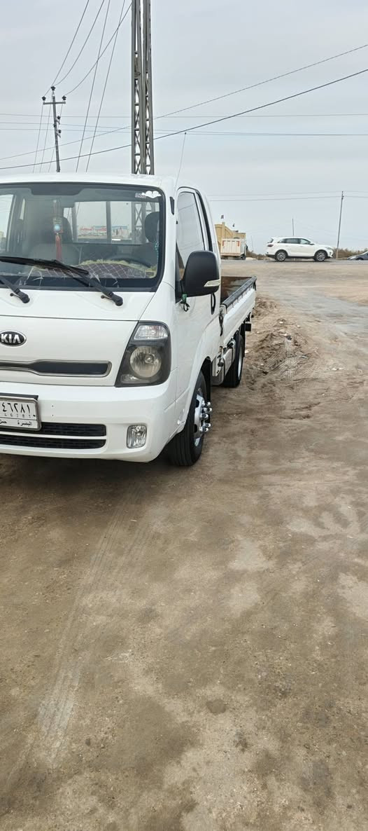 السلام عليكم كيه فحل موديل 2016مكفوله كفاله عامه كير ومكينه واكسن حداديه جديده تخم تاير جديدتحويره 14 السياره جاهزه من كلشي سنويه لل29 تحويل مباشر السعر 130 وبيها مجال شي بسيط للشراي رقم ***********
