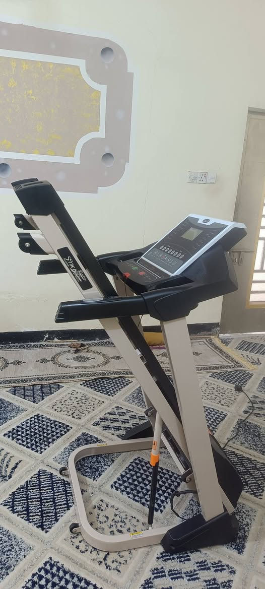 السلام عليكم
جهاز جري من شركة(Daily youth)  غني عن التعريف نظيف جدا جدا صار اربع اشهر من اخذته ب680 الف وهسه اريد ابيع سبب عدم التفرغ  . 

*جبلي
* بلوتوث (سماعتين)
* نظام قاعات نوع(DC) وليس(AC) نظام بيتي
* يتحمل وزن 150 حقيقي
السعر 560 الف مع وصل الضمان وبيه مجال قليل العنوان كربلاء حي العسكري قرب سوق العابد.
للاستفسار الاتصال على الرقم ***********
