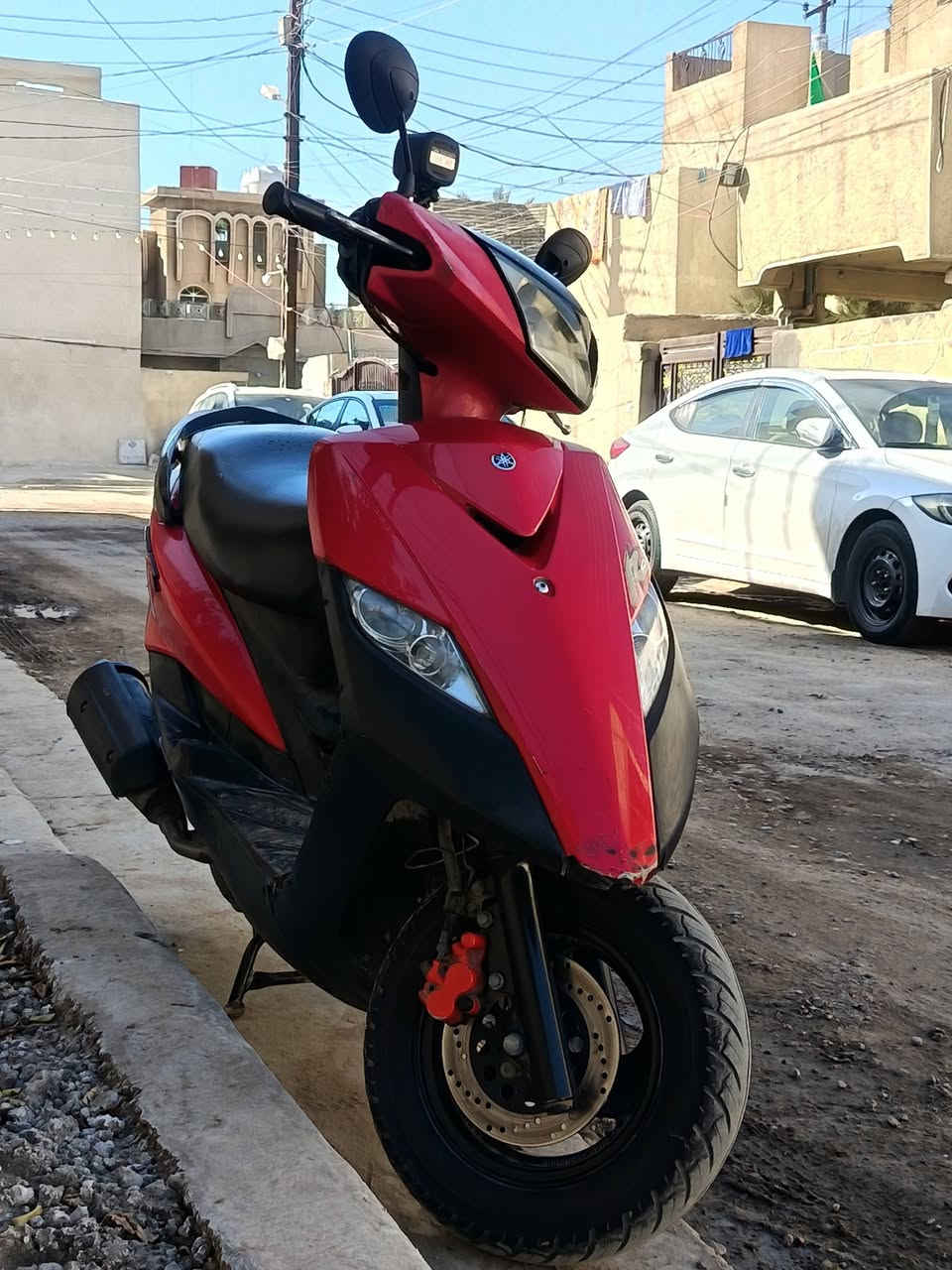 السلام عليكم دراجه ماكس ثعلب 140 شلعه ومعدل كفرات بلاديه ختم واحد ويا الشاصي  تشك الكاع  مكينه خرسه متسمعلها صوت كهربائيات كلها شغاله لايت زنون الاصلي سكنات لون ابيض رماش سلف هندر نكره بكل وقت سماعه بلاتوث قفل جنطه وستيرن وبانزين كله شغال ستان صفح وتعليك دبلات جديد متحس ب طسه السعر 700 وبيها مجال حك الجيه مكاني بغداد الغزاليه شارع المركز رقمي *********** واتس❤
