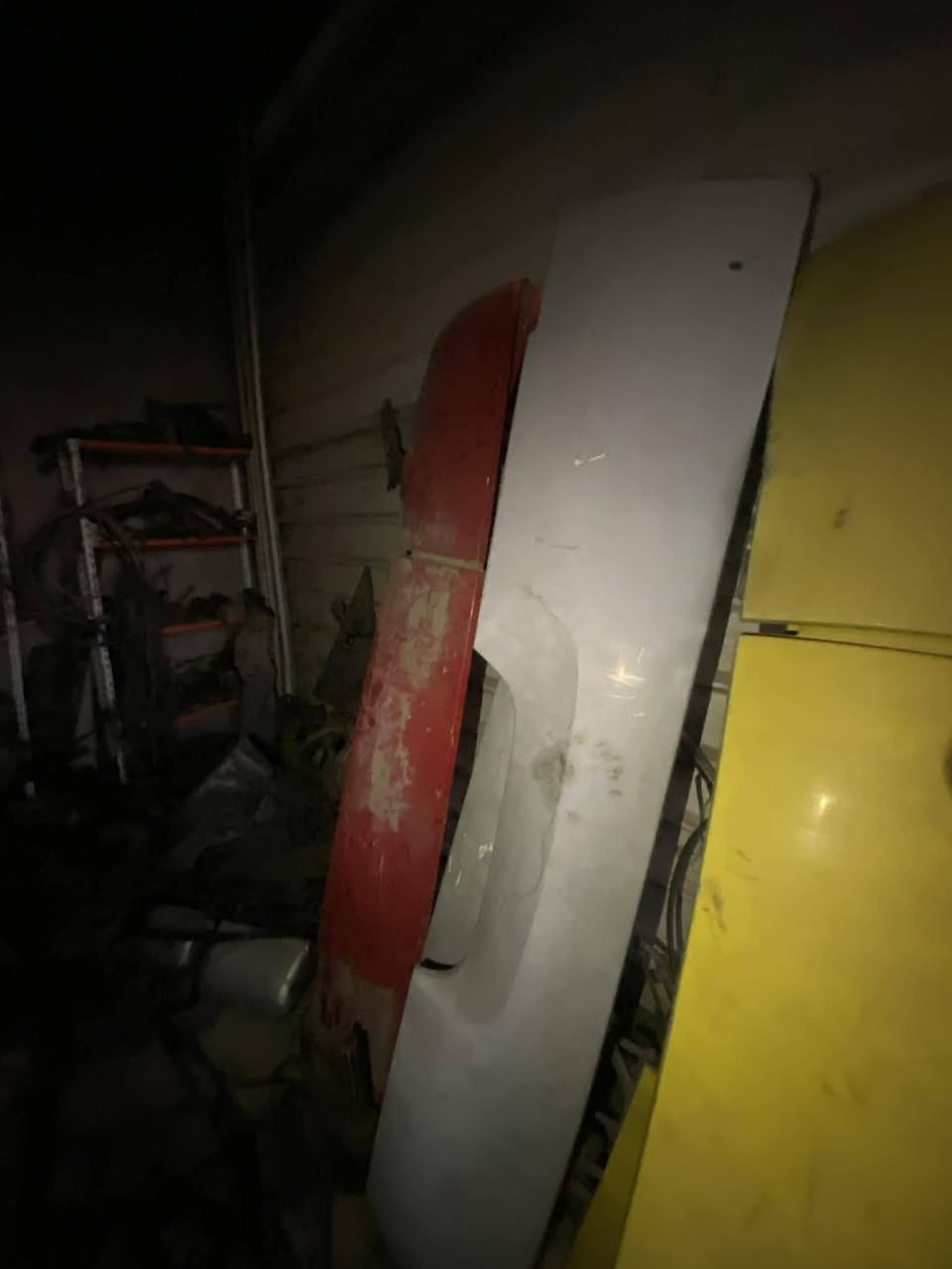 زعانف كامل مع قواعد   لون اصفر واحمر ورصاصي الزوج ب185الف مال كصه  نضاف ***********
