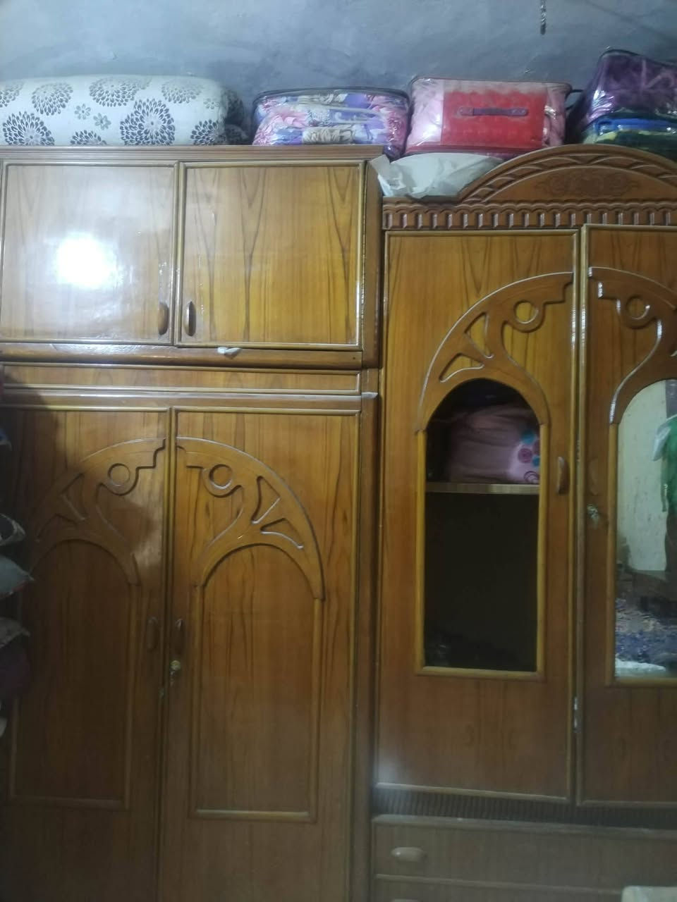 غرفة تسكام صاج نظيفة عوزها بس مراية سعر 550بيها مجال تواصل خاص مكاني بابل ***********
