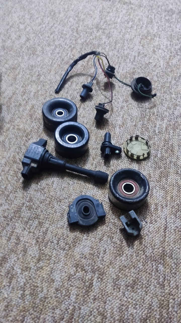 السلام عليكم للبيع غراض نيسان كويست كله شغال كلهن 175 الف موبايل ***********
