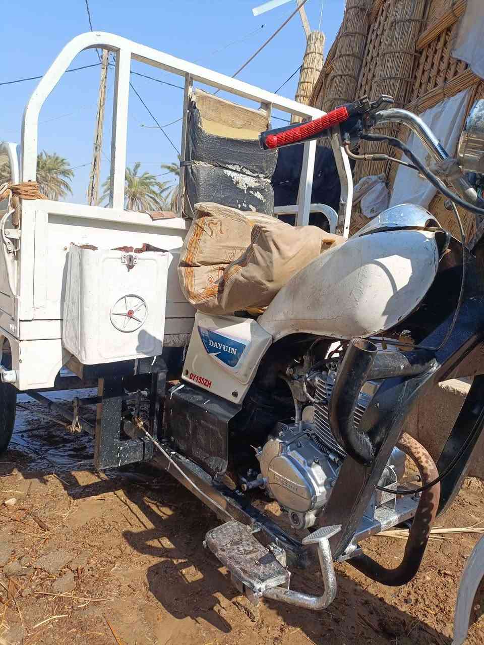ستوته دايون موديل. 14اوراق   ستوته نضيفه  كهربائيات شغاله  محرك مفتوح.  مكاني بين الشطره والغراف   السعر. خاص ***********
