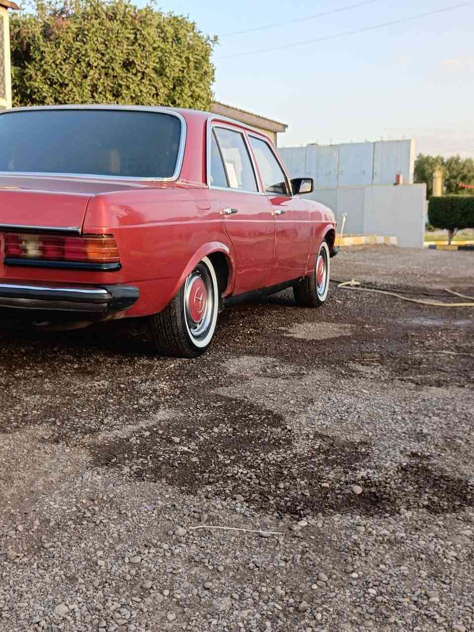 السلام عليكم مارسدس 76 للبيع محرك 3000 تبريد شغال
***********
