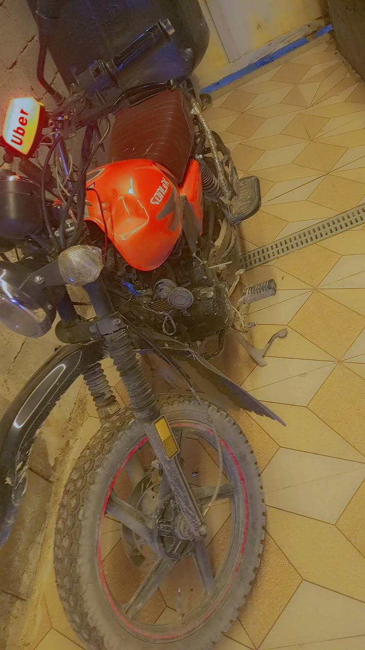 سلام عليكم دراجه دايوند مجفته
دراجه خير من الله اي ينقص ما بيها 
سعر 900
بغداد الشعله 
***********
