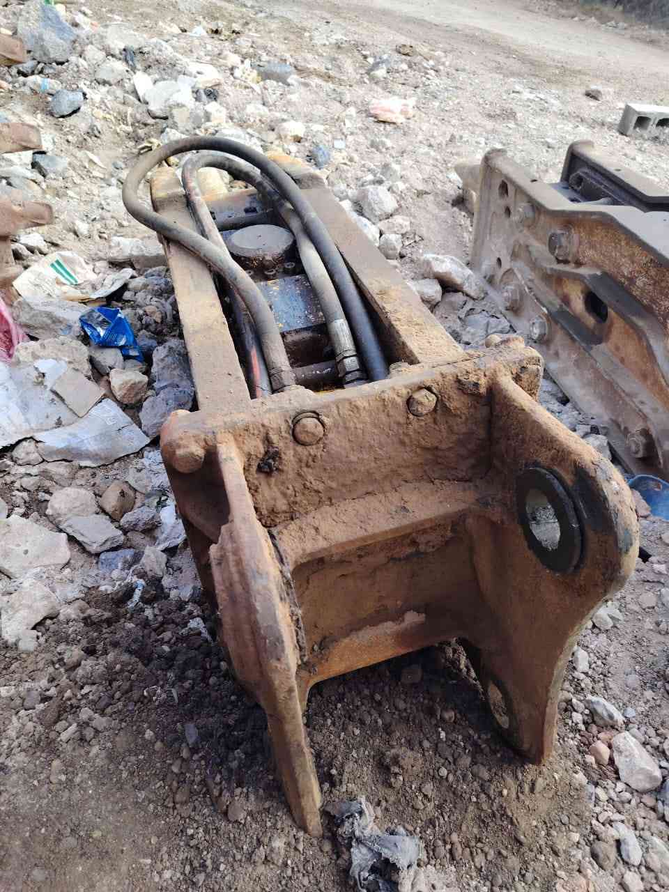 سلام عليكم رمضان كريم 
جك حفّارة
استخدام نظيف، شغال تمام
مفحوص وجاهز للعمل
السبب: عدم الحاجة
الموقع: الانبار الرمادي 
السعر: 35 (وبيه مجال)
هاتف ***********
واتساب ***********
