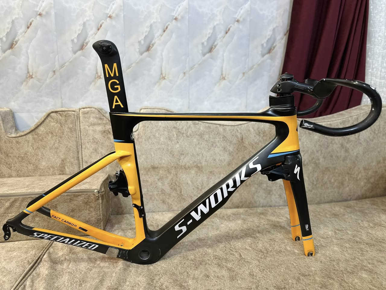 السلام عليكم متاحح قطع نارر 🔥

سستم r7000 105 كامل نضافة فول كله شغال
سستم 105 r5800 كامل نضافة فول كله شغال

فريم أس ووركس فوول كاربون موديل2017 تفاصيلة خاص
فريم رود تسونامي المنيوم موديل ٢٠٢٤ جديد مع كارتونتة

زوج ويالة ديتي سويس المنيوم صناعة سويري فول سلاسة 
زوج ويالة زايب فول كاربون صوت مرعب 6 بنط ٣ شرح 

للاستفسار عن كل القطع والاسعار التواصل خاص او الاتصال بالرقم ***********
متوفر توصيل لجميع المحافظات
