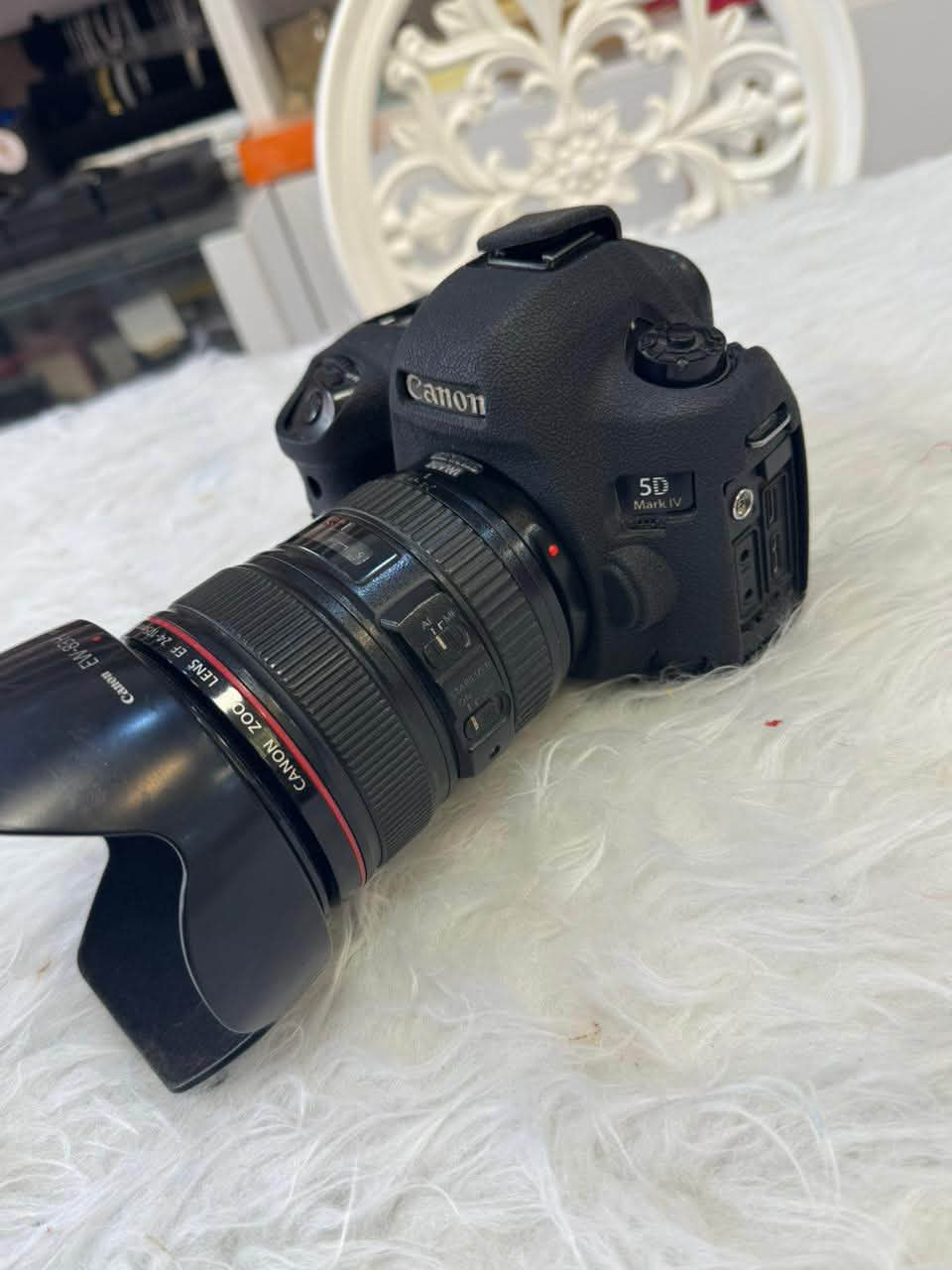 � للبيع كاميرا Canon 5D Mark IV مع عدسة Canon L Series

✅ دقة 30.4 ميكابكسل Full Frame
✅ تصوير فيديو 4K احترافي
✅ نظام فوكس سريع ودقيق Dual Pixel AF
✅ مناسبة للتصوير الفوتوغرافي والفيديو والإعلانات
✅ عدسة Canon L Series احترافية مرفقة
✅ حالة جيدة وجاهزة للعمل

💰 السعر: 12 ورقة 

📞 للاستفسار والحجز:
***********

