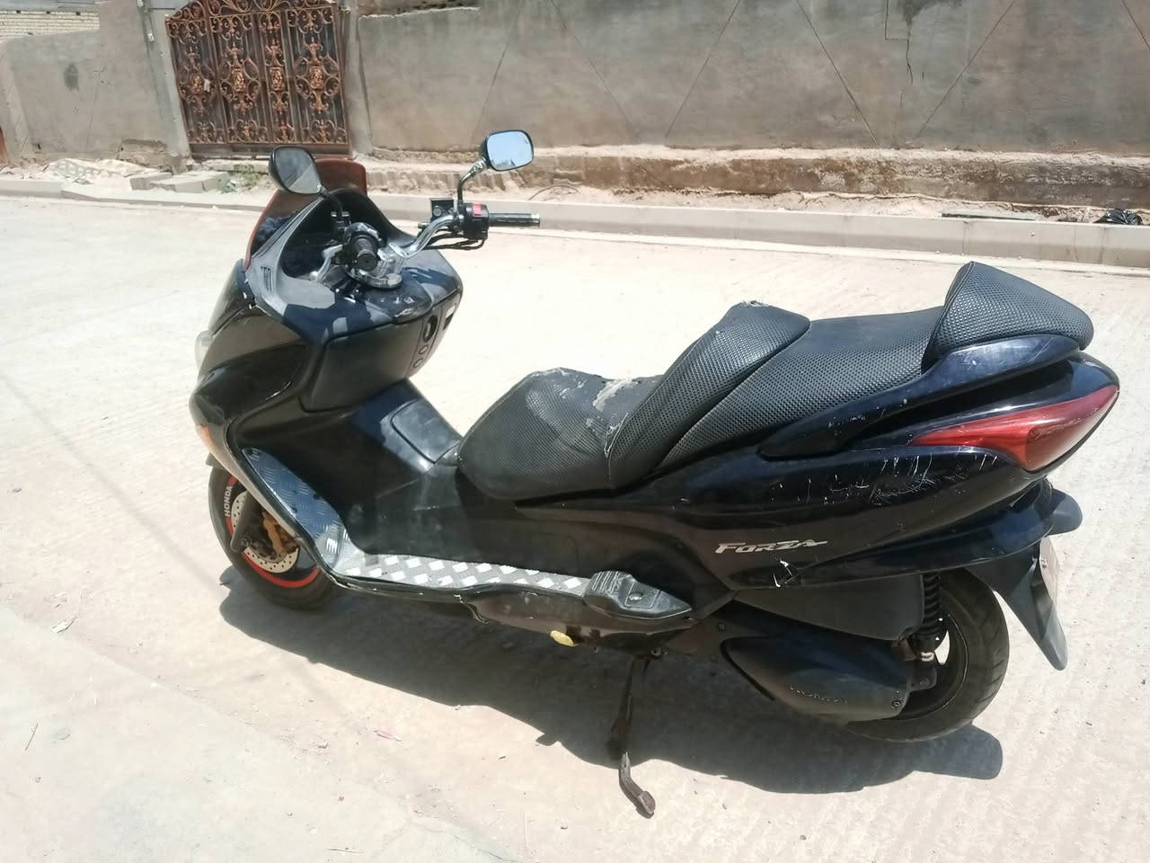 لبيع دراجه فورزه صفر 8 كلش ما بيه 550.   ***********
