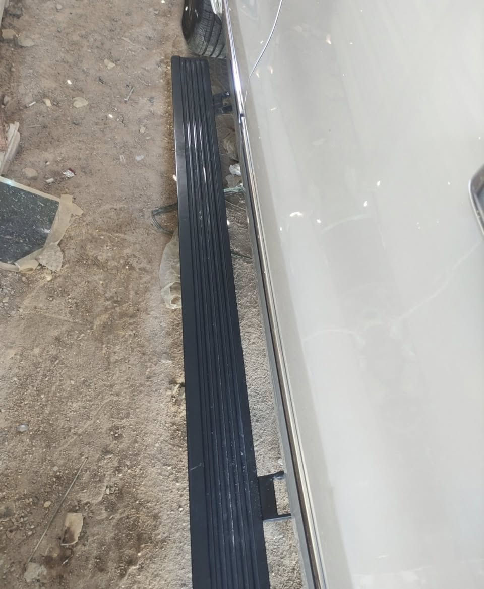 دوج رام 19لمتد
السعر 285
رقم بصره باسمي 
اللمتد معروفه مواصفاته فول
شاشه كبيره
بانوراما
نقطه عمياء
رادار 
٤ كامره
دووس كهرباء 
نضام جوبلس 
وهواي مواصفات بيهه
محرك 5700
ما ناقصهه شي السياره كلش نضيفه
حادثهه جاملغ وبنيد  وضربه خفيفه وره باب السائق ماشر عليهه بلاحمر 
مكان السياره البصره  الامل ***********
