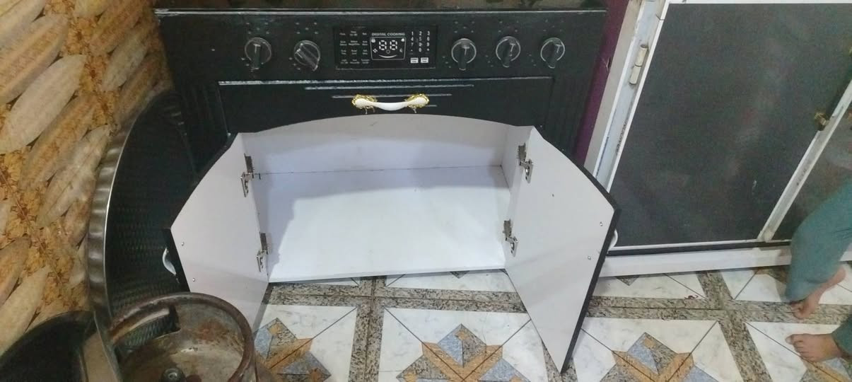 مكلف بلنشر طباخ 5 عيون وجه جام حراري جداحه كهربائيه نصافه 90 مستخدم 10 ايام 
***********
