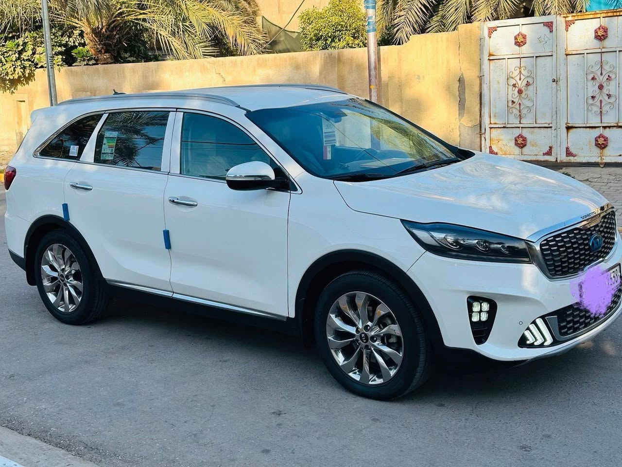 سيارة سورينتو خليجي 2018 محرك ستة سلندر فول مواصفات عدا البانوراما رقم بابل الدولي بااسمي تحويل بنفس اليوم 
بيها باب السائق مبدل الجاملغ الخلفي صبغ باب عكس السائق نصها صبغ والباب الخلفي صبغ 
مكاني بابل جبلة
لشاري بجد وحقيقة يتصل ع الارقام الاتية 
***********
***********
