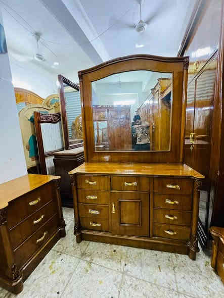 غرفه 6 باب ملحق صاج داخل وخارج ضهر جرجوبه شغل درجه اولى مستعمل موديل دنك صاج بورمي بغداد الأمين الثانية ***********
