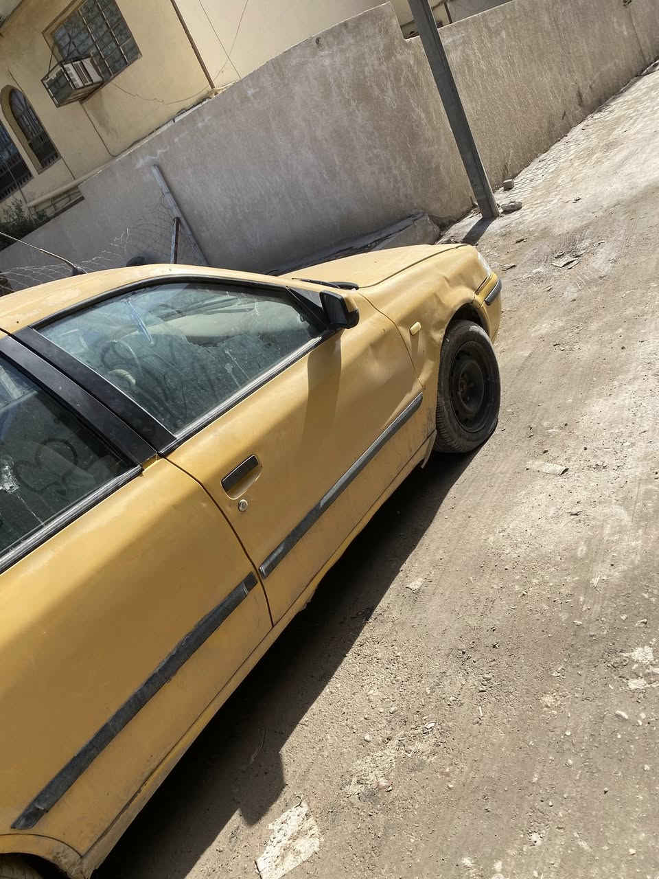 السلام عليكم سمند 2011 سيارة مابيها قطعة مبدلة ولا صبغ ولا ظربة مكينة وگير مكفولات كهربائيات كلها شغاله عليها غرامات مرورية 400 ألف وهيئة 70 ألف  ينكطعن من سعرها تخم تاير جديد شرط التحويل مكاني  بغداد الحرية هذا رقميي 
السعر 24 وبيها مجال  ***********
