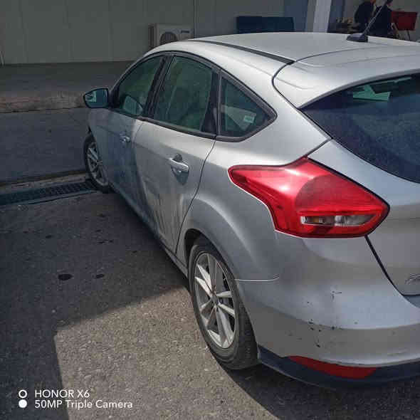 سيارة فورد فوكس للبيع 
مواصفات SE 

2017 موديل.  محرك ٢٠٠٠ مرغوب 

ضرر...تكمة مال باب شبر  صبع 

والباقي مكفول ايرباكات كله شرط 

كير محرك شرط.   (سعر )(100) وبي مجال قليل 

رقم جديد 

***********

***********
