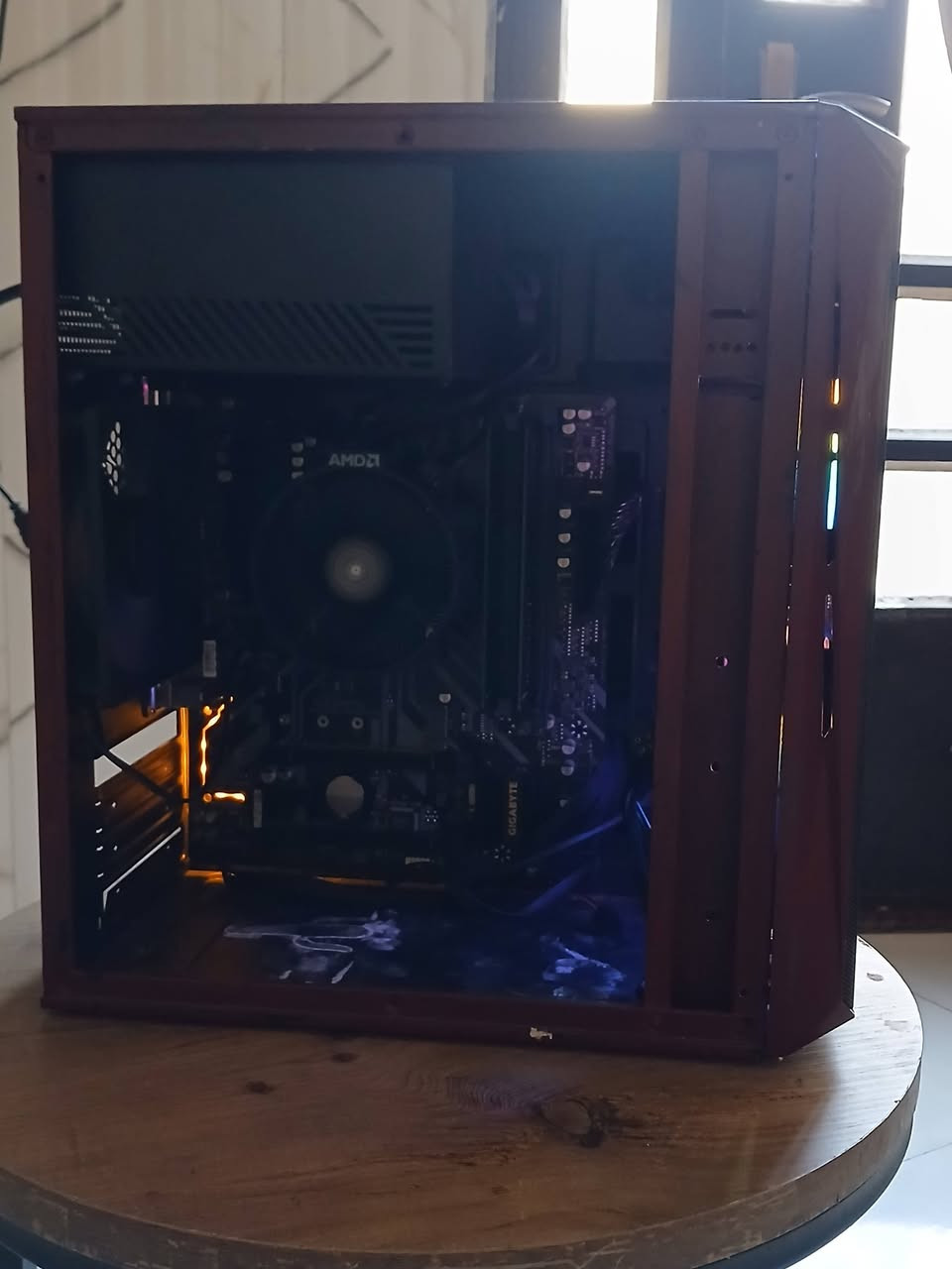 مكاني بغداد الدورة رقمي ***********
سعر ٣٠٠ الف بي مجال بسيط 
R5 4650g pro 
B450 gigabyte
Ram 16 ddr4 
Psu 550 plus 80
Case mini tower red dead redemption
(بدون تخزين )
