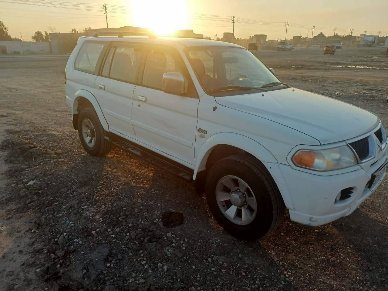 السلام عليكم سياره للبيع ميسيبوشي نتيفيا موديل 2007 تحويل مباشر سنويه جديده الى ال2028 مشروع وطني سياره بلاديه ما عده صبغ الصندوق نفس ما موضح بالصورة تبريد تدفئه شغال على وضع الشركة لا صرف ولابخار فتحه مثبت سرعه السياره وارد امريكي السعر 90 $ بيها مجال الاستفسار *********** السياره
