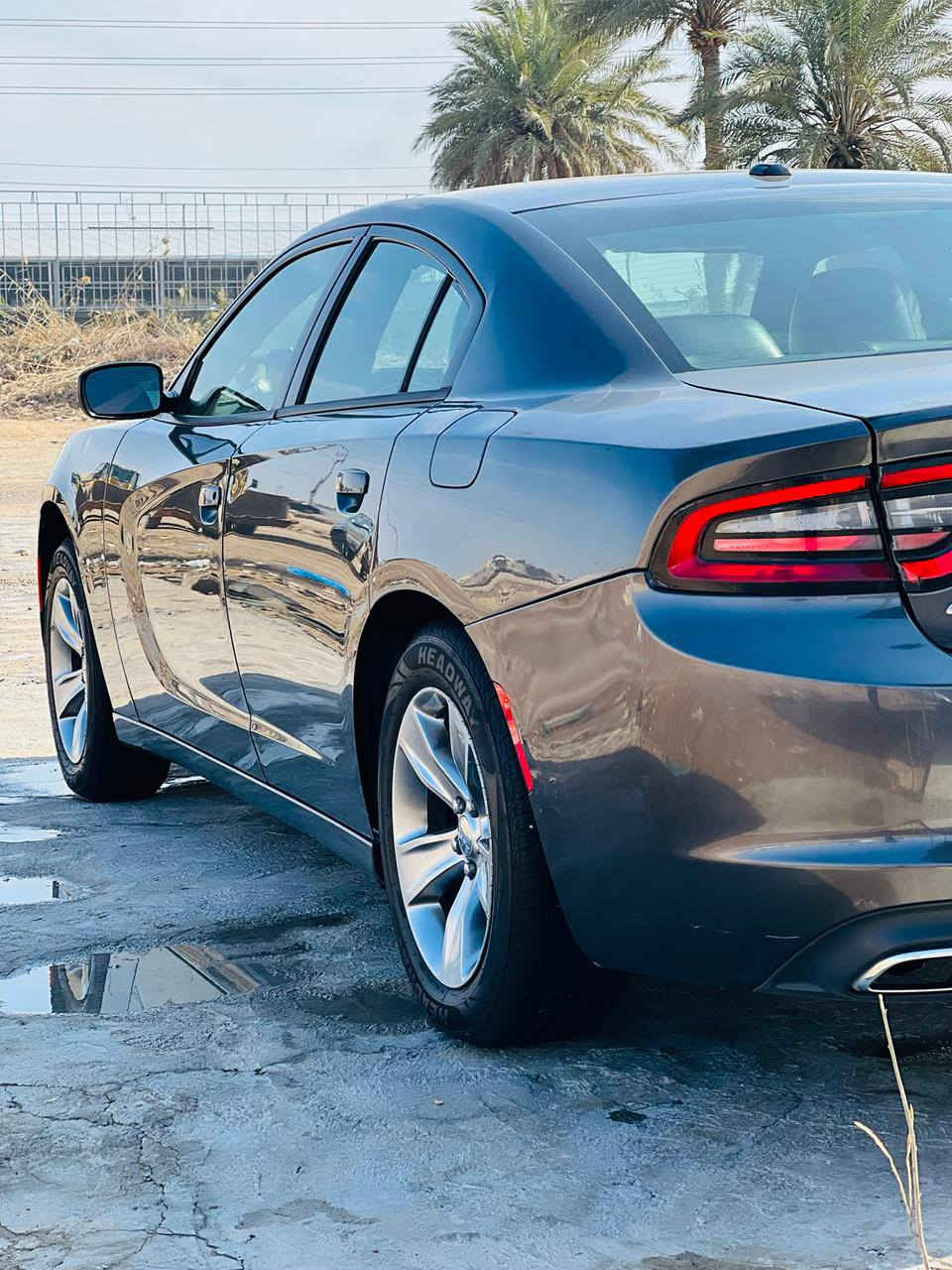 السلام عليكم جارجر موديل15 Sxt الرقم سليمانيه باسمي  تريد تحويل أو وكاله هزة ب شهر 3 تسقط سياره داخله حادث بسيط ونزلتهن صور الحادث بأمريكا جاملغ خلفي كلير والعراق صار جاملغ ثاني خلفي وجاملغ امامي نفسه بي بارد مفتوح وبنيد نفسه مفتوح مبدلين المكينه ونفس رقم شاصي مال بنيه مطابق ويا السياره وبيها قيق الجنطه مقسم بجم كبس وبدون ايرباك كير مكينه حداديه تخم تاير بشرط جاهزة على اخرى حبايه ماشيه 190 كشنات حضن وكشنات تتدئف شاشه جبيره بدون سيرفس برمجه كامله 
مكانها واسط الكوت السعر 170وبيها مجال 
الرقم ***********
صور سونار موجوده
