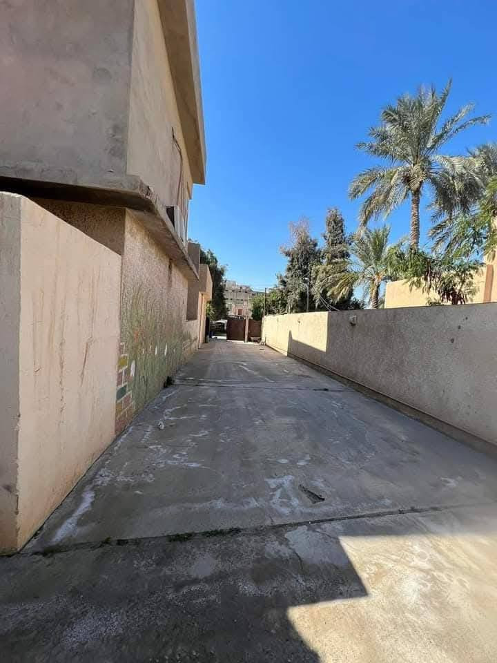 سلام عليكم بيت للبيع تكريت شارع الباشا
الفرع مقابل جاي جمال وشارع الاطباء
مساحة 915 متر
بيت طابقين بناء طابوك فول مواصفات
البيت بنص الخدمات ميحتاج تروح بسياره البيت يبعد عن شرع الطباه 3دقايق مشي ويبعد عن السوك المخضر يبعد عنه 3دقايق مشي 
مقابل منتزة موقع مميز
7 غرف نوم
7 مجموعات صحية
استقبال كبيرة + غرفة طعام
صالة داخلية + هول كبير
كراج يسع 10 سيارات
حديقة كبيرة جدا
الارضية مرمر
السقف جبس بورد
سيرامك اسباني
واجة حجر وباقي التفاصيل داخل المنشور
للاتصال ***********
 
صحب البيت حجي عدنان العنوان صلاح الدين تكريت اني مكلف بل نشر رقم صحب البيت بل منشور وخابره
