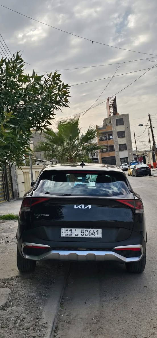 سبورتاج موديل 2023وارد أمريكي
الضرر شويه من الجاملغ والباب الخلفي صبغ وقبق الصندوق وبنيد تبديل فقط:
محرك 2500gdi
رقم بغداد بأسمي

المواصفات :
اشاير مري 
كامرة خلفية 
اوتو هولد
حساسات 
رادار أمامي 
تدفئة كشنات
كشنات جلد
تحكم ستيرن
تشغيل عن بعد 
بصمة ابواب 
هاند بريك كهرباء 
ويل حجم 18 
نقطة عمياء 
قمارة حديد 
مانع انزلاق
درايف مود 

السعر 175وبيها مجال بسيط
***********
