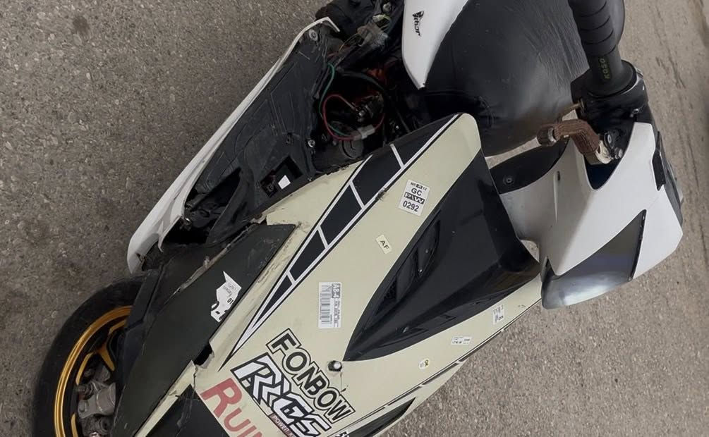 ماكس مضلع

مكينه ياباني 

كفرات نضيفه 

كابريتر جديد 

سلف جديد 

زوج تايرات جديد

كيج الكتروني 

بوشه 49 رمبه 

دراجه ناعمه مابيها نقص

مكينه خرسه ماتسمع اي صوت 

سعر 225بي مجال قليل للشراي 

مكاني روناكي قرب ركن كراده


**إذا كنت صاحب هذا الإعلان وتريد حذفه لأي سبب، رجاءا أرسل رسالة إلى الدعم الفني**