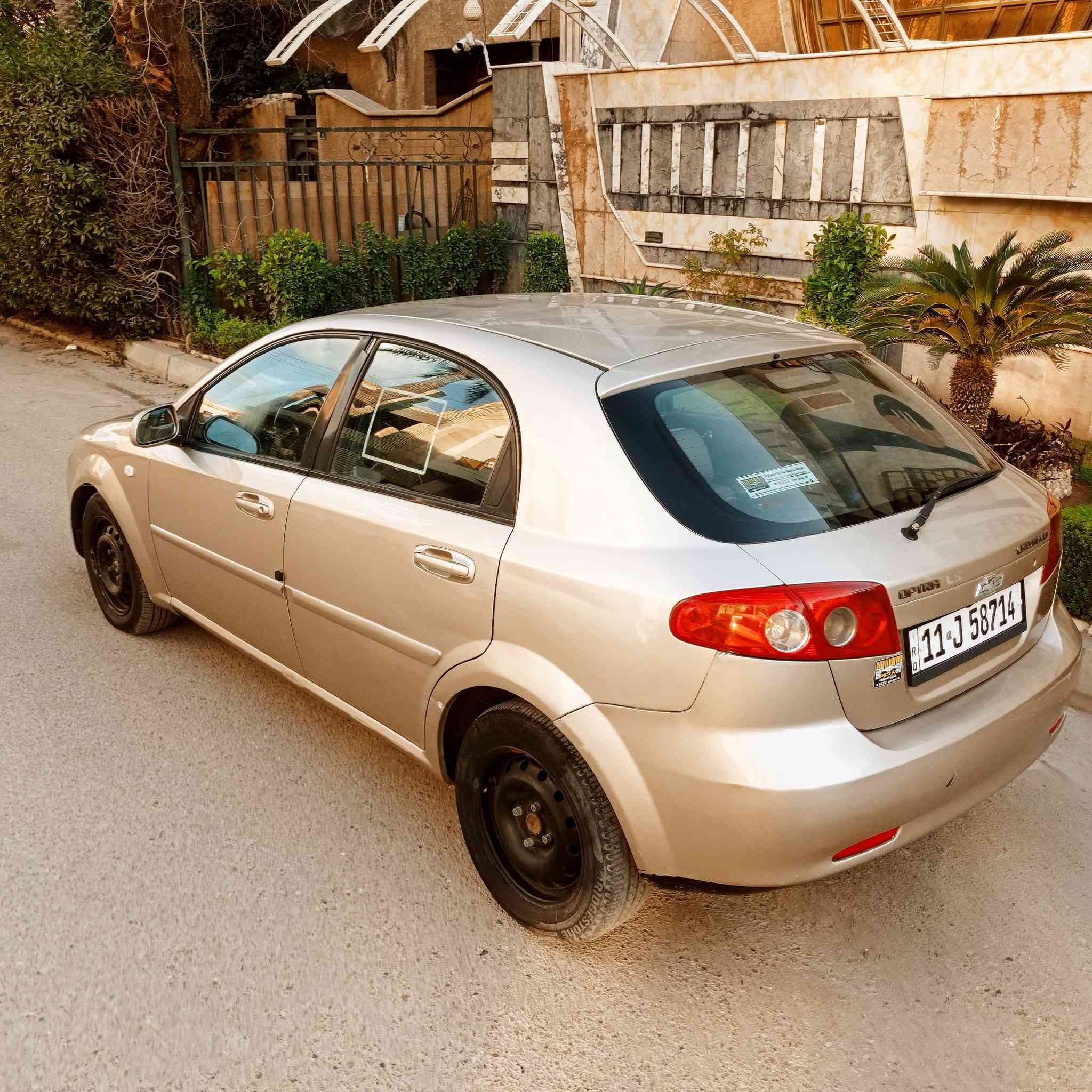 السلام عليكم 
أوبترا ذهبي 2006 خليجي مصبوغة عام للجمالية بدون حادث بدون دواخل 
كير اوتوماتيك + مكينة جاهزة
 تبريد نقص غاز فقط 
حدادية 70‎%‎
سنوية صالحة لغاية 2030 المكان بغداد زيونة 
السعر 52 ورقة وبيه مجال 

للاستفسار  ***********
 ‭0787 467 1786
