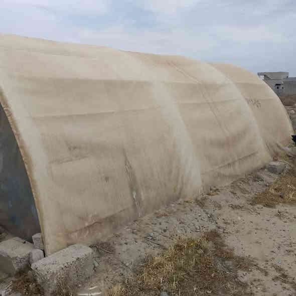 خيم ام الاقواص للبيع الطول ستة والعرض اربعة والارتفاع تقريباً مترين ونص العنوان موصل السعر325الف رقم الهاتف ***********
