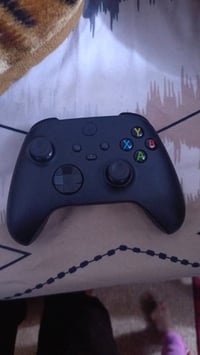 اكس بوكس ون واليده جديده استخدام مره واحده بس للتواصل 07808422529