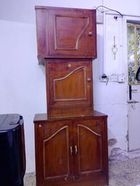 ٣ كوموديات • ٢ صغار • ١ جبير