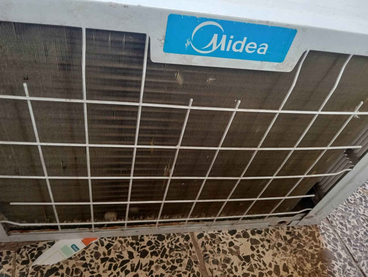 سلام عليكم عندي مكيفات ثنين واحد ميديا واحد الوادي لميديا شقال بس لوادي بس يون جديدات سعر 375 عنوان بغداد لمشتل حي المعلمين حي رئاسة ***********
