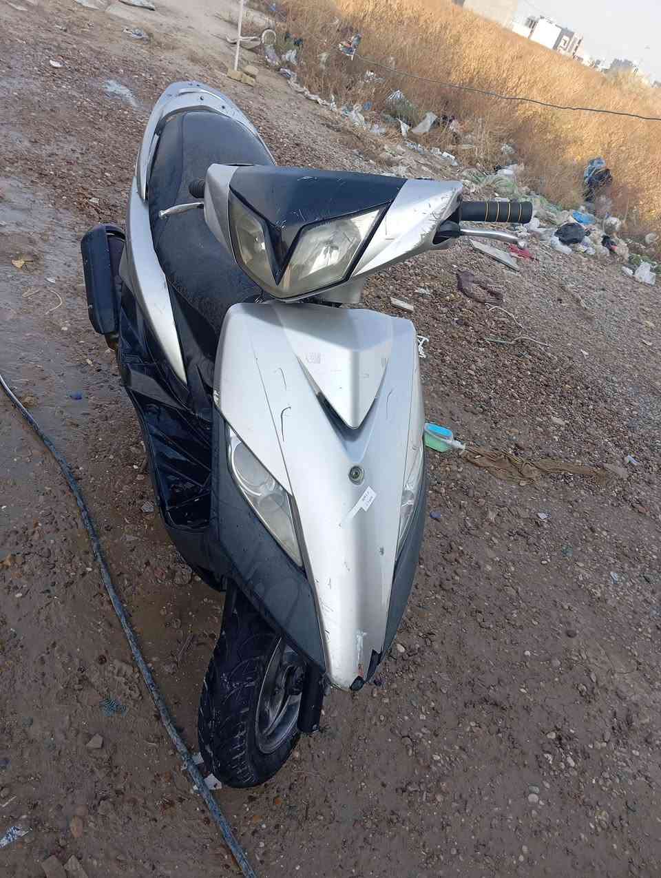 السلام عليكم دراجه ماكس ثعلب محرك مكفول من كلشي ممفتوح دراجه خير من الله محرك ناعم كهربائيات اشاير كله شغال سلف هندر بأي وكت نگره فقط بيهه كلچ خلفي تعبان سعر 450وبي حك الجيه مكان الجسر الدوار مال التاجي رقم ***********
