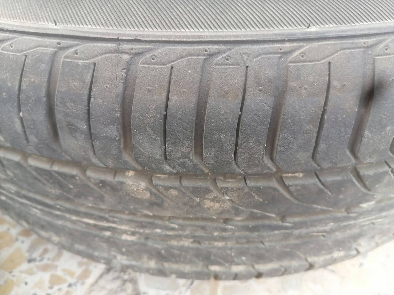 السلام عليكم متاح تخم‌ تاير مع ويل كب زوج من التايرات قبل شهر مشدودات والويل كب واحد منهن مفطور وسعرهن كلهن ٢٠٠ الف للاستفسار الاتصال على الرقم *********** العنوان محافظة ميسان
