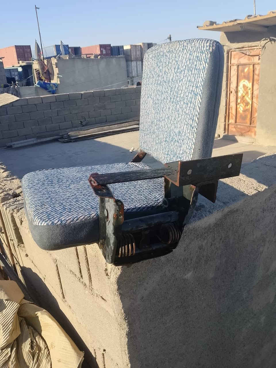 السلام عليكم عندي كرسي قلابي للبيع
هايس السعر 85 بيها مجال العنوان بصره سجن حمدان 
الرقم *********** واتساب
