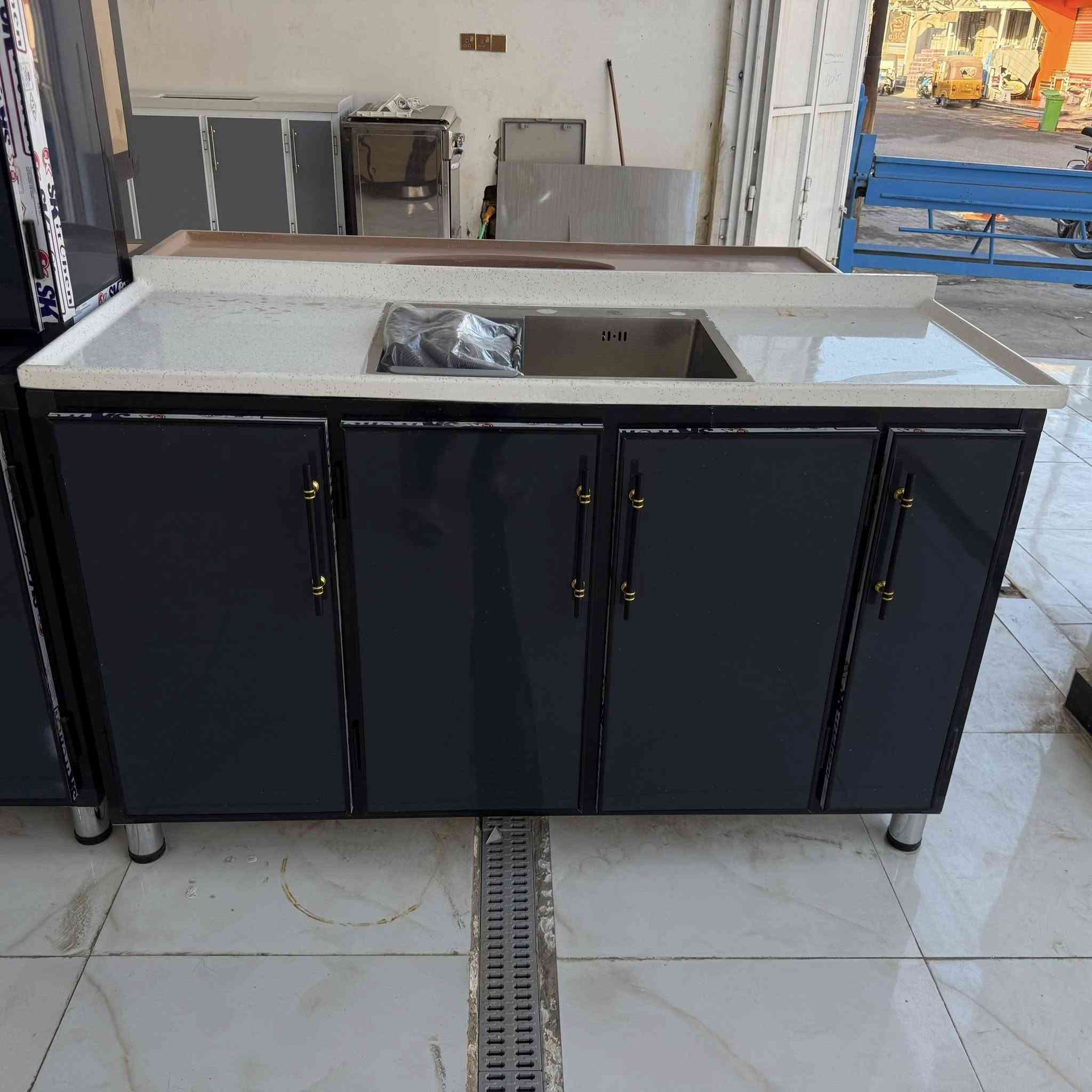 #كاونترات حسب الطلب تتوفر جميع التصاميم والألوان العنوان مغربه شارع فرن تاج الدين ***********
