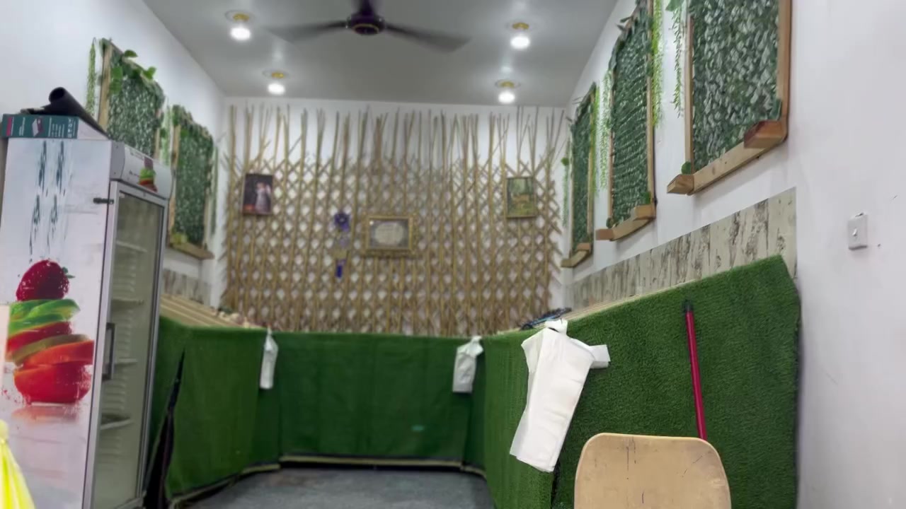 سلام عليكم محل خضروات وفواكه للبيع العنوان حي المعلمين بدايه الفتحه الاولئ شارع تجاري 
تواصل ***********
