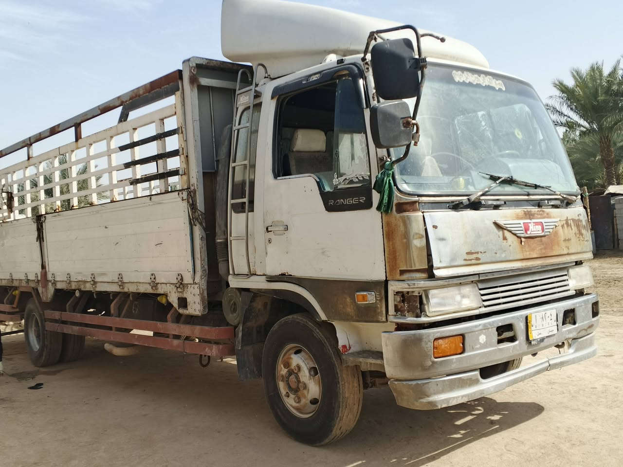 سلام عليكم هينو للبيع موديل 94 مكينه 70 عادي رقم ميسان طول سته وربع تخم تأير. ***********
