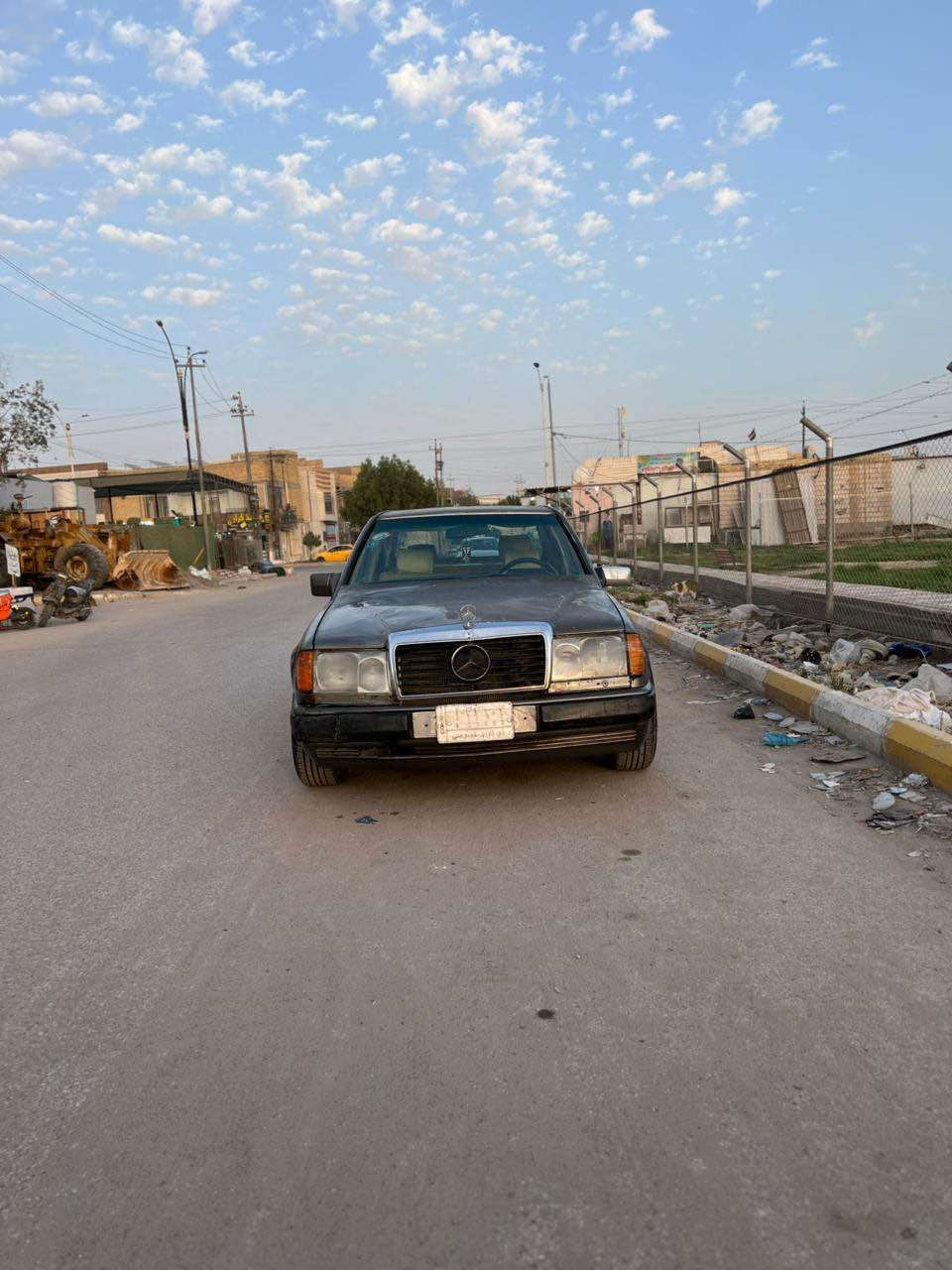 السلام عليكم للبيع مارسدس دب مديل 88 مكينه وكير ثنين ونص حداديه حلوه دواخل جديده تخم تاير كهربايات كلها شغاله رقم ذي قار مشروع وطني سنويه 27 مداور ثاني يوم قواعد الدبل سليمه بس وحده مصلحه مكاني الناصريه مركز السعر 27 وبيه مجال   رقمي *********** ناصرية, ذي قار
