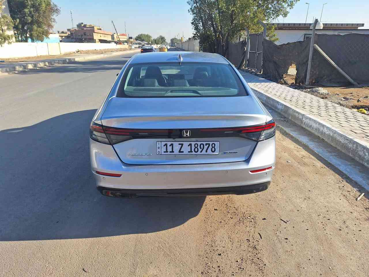 السلام عليكم
للبيع هوندا اكورد 2024 هايبرد  EXL
ماشية 14888 كيلو متر 
لون رصاصي 
المواصفات
شاشة كبيرة
تشغيل عن بعد 
تحكم ستيرن
شفتات ستيرن
اشاير مري
لايت زنون 
تبريد قطعتين
محرك 2000 هايبرد تنفس طبيعي
ويل 17
رادارات جانبية وأمامي
كشنات جلد وكهرباء
تدفئة كشنات امامية 
ثلاثة انظمة قيادة
فتحة
بصمة ابواب 
حادثها جانبي صبغ جاملغ وباب خلفي صفحة اليمنة 
وتبديل جاملغ امامي دعامية امامية صبغ فقط وحافة البنيد 
رقم بغداد بسمي ترقيم جديد 
السعر 200 وبيها مجال 
مكانها بغداد المشتل 
للاستفسار ***********
