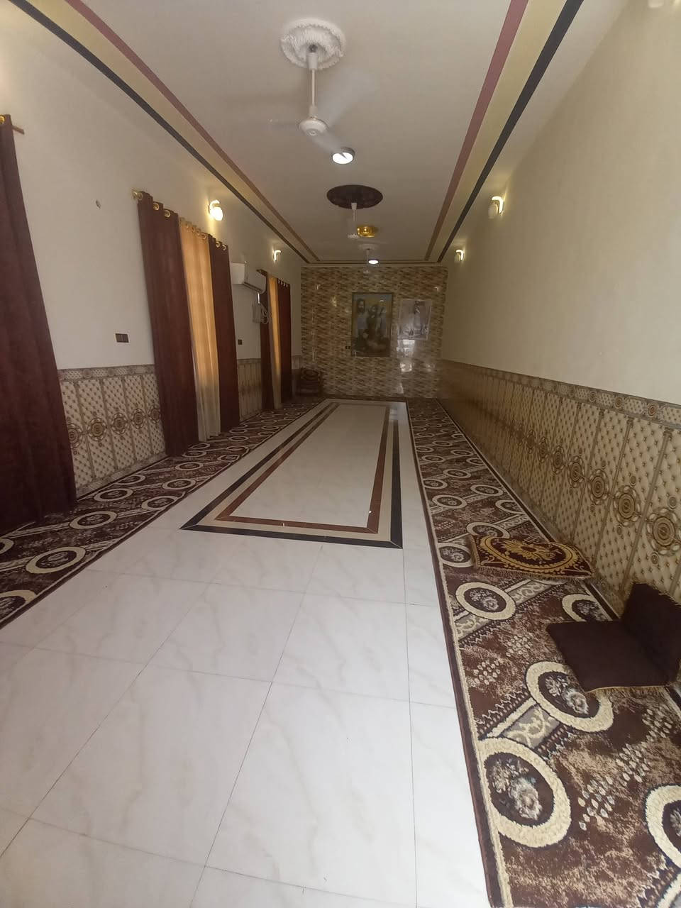 بيت للبيع لعنوان نهايت منطقت صوانيع طريق ديوانيه نجف بالقرب من حسينية الامام. المهدي خلف مضيف سيد جايز السيد شنين 
مساحة الارض  دونمين  مساحة البناء  400 متر بناء درجه اولئ 
التفاصيل اكثر الاتصال عل رقم  ***********
