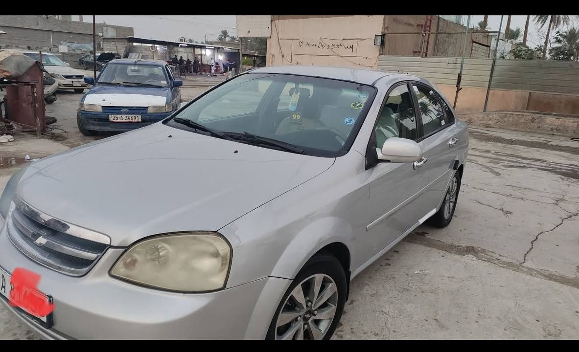 السلام عليكم... 
سيارة اوبترا رصاصي 2009
سنوية باسمي إلى عام 2030
 بلادية إلا خطة ع البرا بابين 
يمين مصبوغ نصهن من جوا
التريشة، محرك و گير بحالة
جيدة... والسعر 74 وبيها مجال
وشوف العين يبري الذمة
***********
***********...
وحيا الله الشراي
