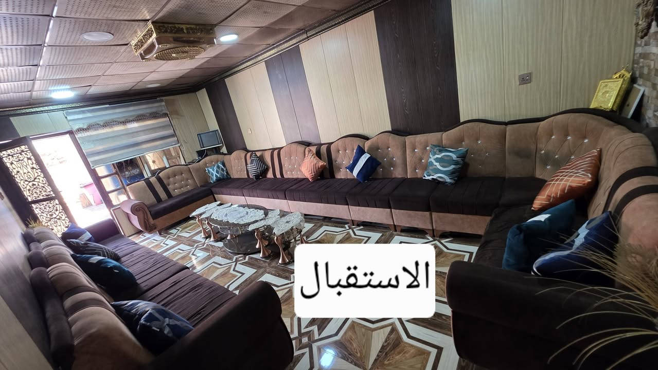بيت للبيع حي التحرير الفرع عالشارع العام 
٢٠٠ متر الواجهة ١٠ متر بناء درجة أولى 
٥ غرف مع غرفتين سويت كامل 
لمعرفة السعر التواصل 
***********
شرط التحويل باسمك

