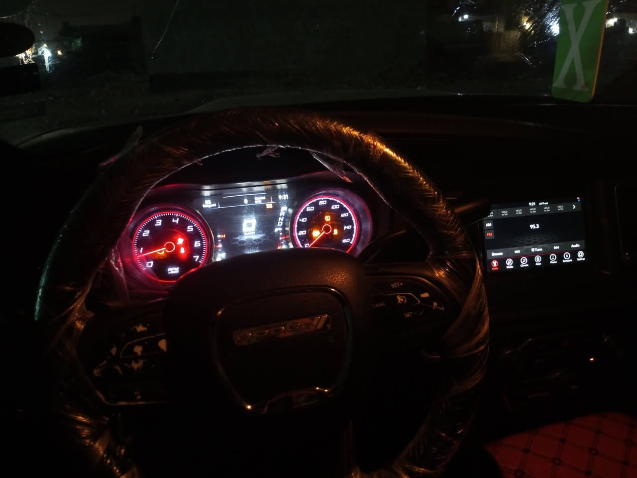 سيارة جارجر موديل 2019 بوليسي مكينه هيمي 5700 منظومه غاز. خطها عماره بغداد سيارة تخم تاير جديد وحداديه كارتون وكير ومحرك كفاله السيارة نظيفه مابيها كل نقص عوزها بس خيالها.مواصفاتها كدامك 
سعرها تصل وتدلل
***********
