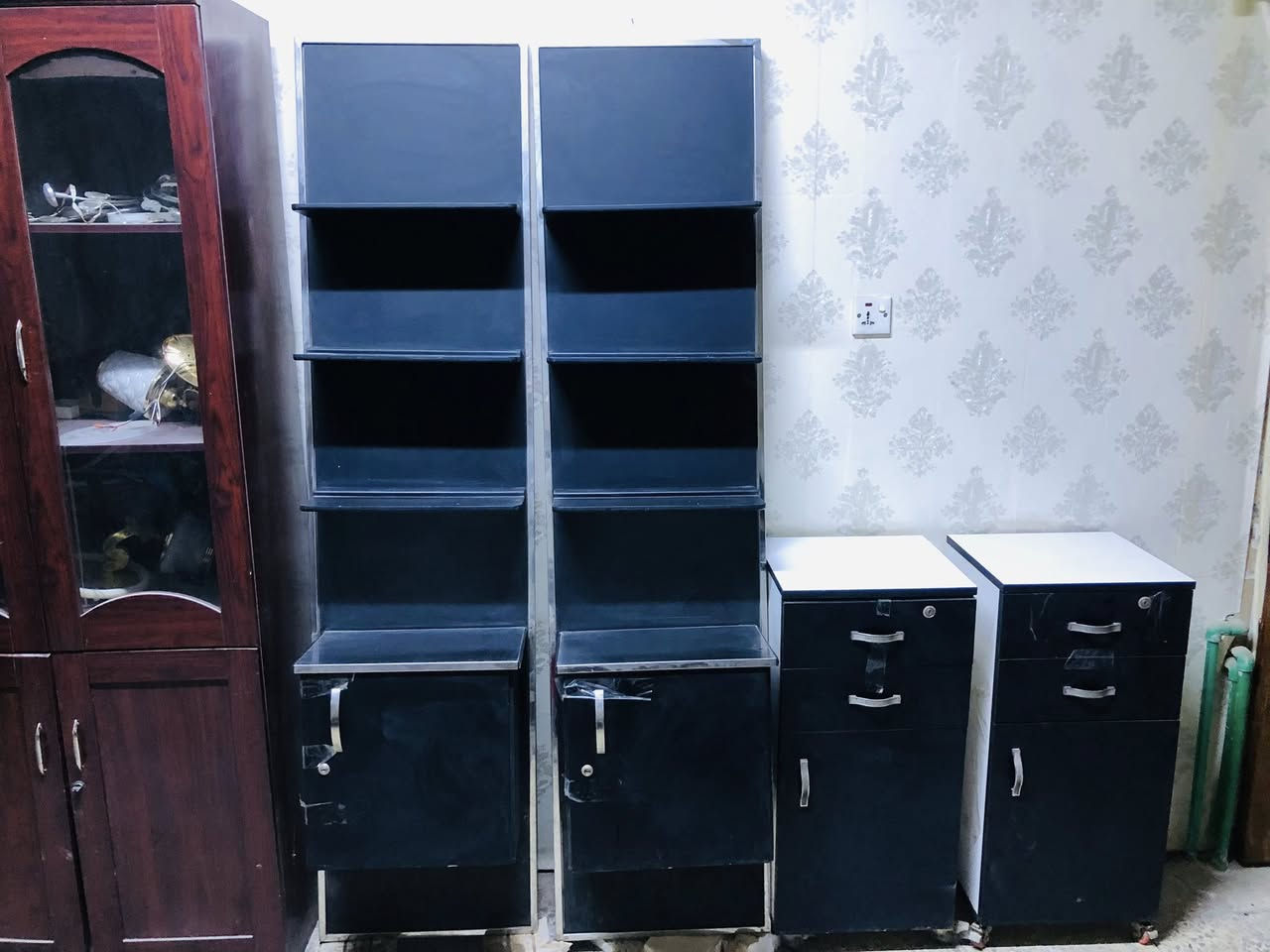 للبيع غراض حلاقه مكاني  بغداد الدوره
هـ ***********
