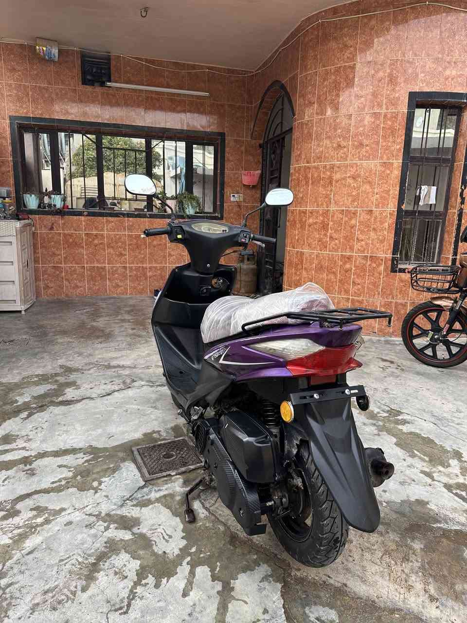 دراجة سازوكي ادرس للبيع
2021 شرط الشغل 

حجم محرك 150

عنوان كركوك

السعر 250 او بي مجال 

الرقم ***********
