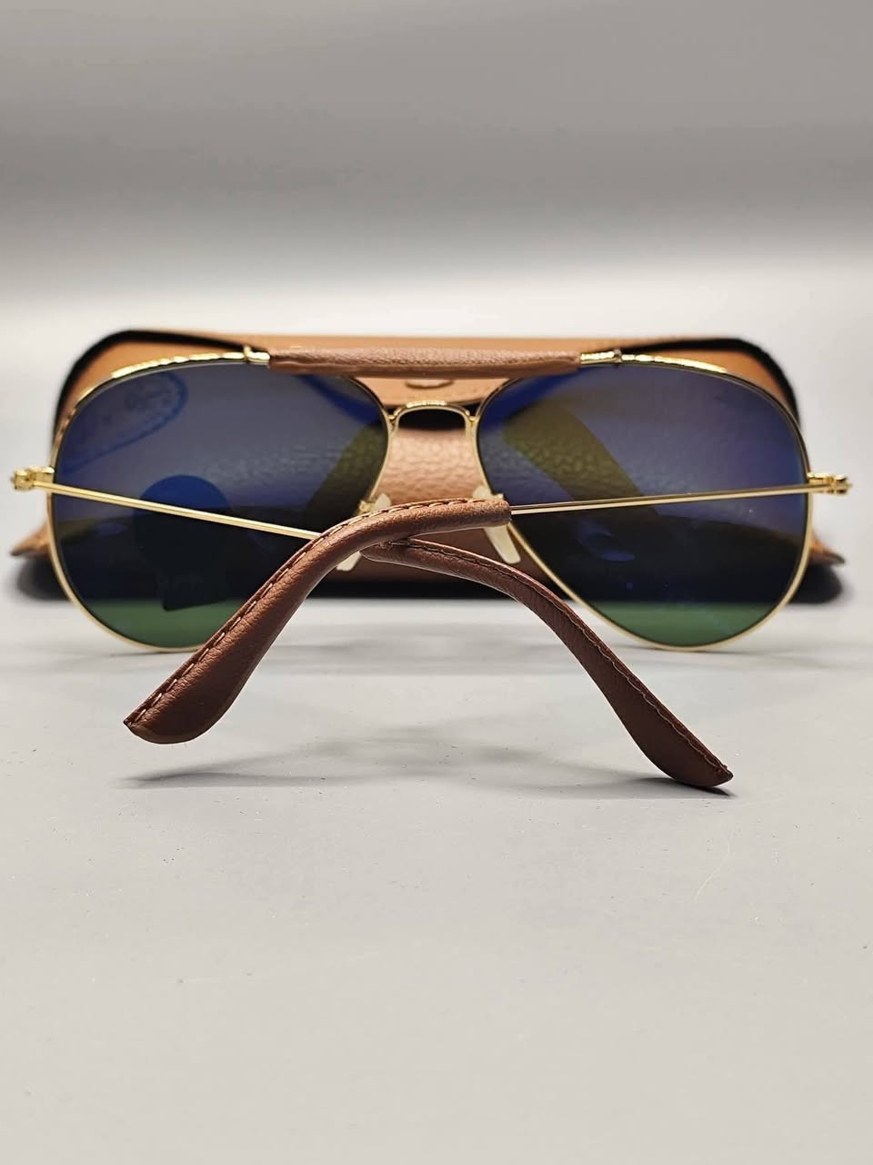 الاجمل والافخم والاندر بشكل مميز  (رايبان)

رايبان 
عدسه زجاج لون مميز
عدسه مزوده بنظام  UV حمايه للعين من الأشعات الضاره
مختمه بل كامل بدن وعدسه
نهاية الذراع مغلف جلد وكذلك الجسر بين العدسات جلد كما ظاهر
 قياس 58  ستندر
 تاتيك مع علبه حافظه للماركه مع كافة المرفقات

سعر النضاره 35 الف شامل أجور التوصيل لجميع محافظات العراق

للحجز التواصل على الخاص ( ترسل رقمك وعنوانك الكامل )

اضغط على متابعه للصفحه ليصلك كل ما هو جديد ومميز 
من متجر الاقتناء والهدايا الفخمه ( انس براند للاناقه العامه )


**إذا كنت صاحب هذا الإعلان وتريد حذفه لأي سبب، رجاءا أرسل رسالة إلى الدعم الفني**