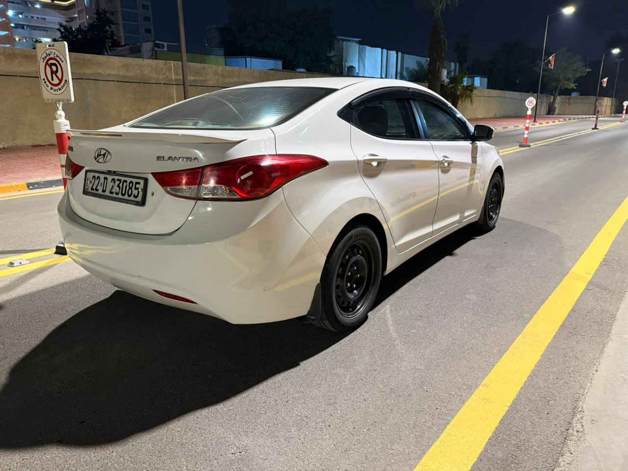 السلام عليكم..
النترا 2012 خليجي لون ابيض رقم اربيل الدولي باسمي محرك 1800 كلش نظيفة قطرة صبغ ما بيها باستثناء جوة الرقم الخلفي فقط كلير مسطرة اثر طخه مال دراجة والصورة موجودة السيارة أرضيتها جلد تايرات جدد دوشمة جديدة مسويلها عازل حراري للجام كله درجة أولى تبريد ثلج على شرط تخلي بانزين عادي بعز الصيف و ماكو اي دوانز دينار ما تصرف عليها وتجي بعينك وتشوف السعر 118‪ وبيها مجال قليل رقمي ***********‪
بغداد / الرصافة
