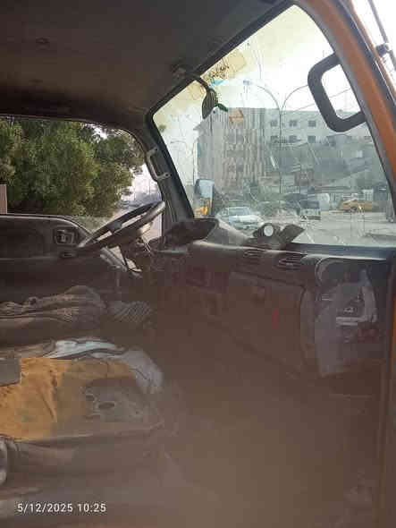 سلام عليكم عندي لوري زوزه لبيع نضاف مناسبات ثنينه 75ورقه بيهن مجال ***********
