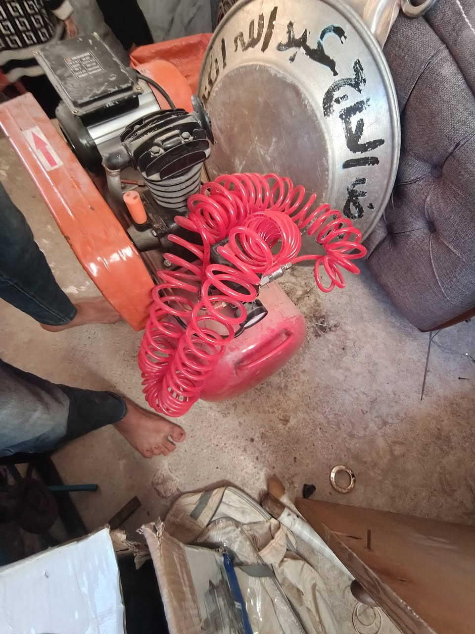 السلام عليكم كومبريسر 50L جديد جديد اشتغلت بي ميز واحد مال بيتي امانه الله شتريته جديد من شارع الرشيد ونوعيه اصليه مكان بغداد الغزاليه *********** اتصل وتدلل
